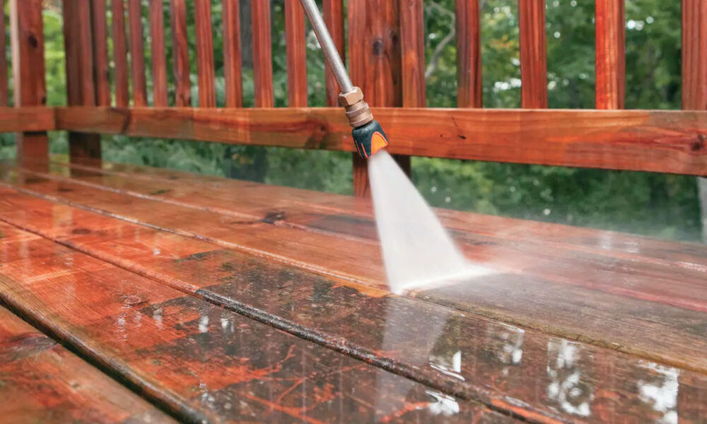 wooden deck pressure washing